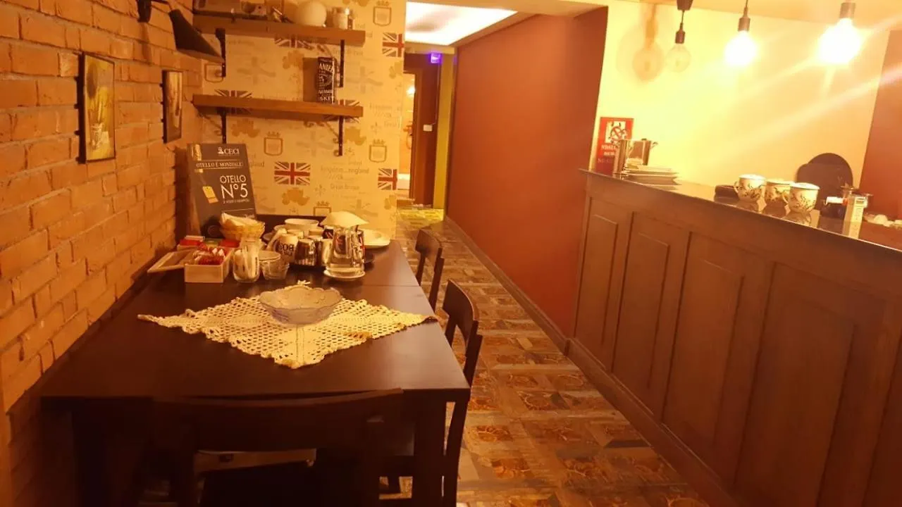 Andre Hostel Tirana 0*,  Albania